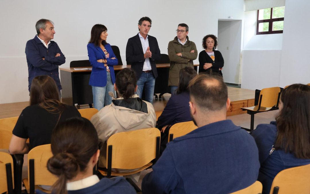 A Xunta clausura o taller de emprego que comparten Ribadeo e Barreiros e destina 880.000 euros a dous novos obradoiros nestes concellos