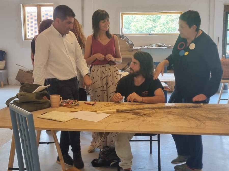 A Xunta impulsa en Chantada a formación artesanal coa nova edición do curso ‘Fibranzas. Laboratorio das fibras vexetais’