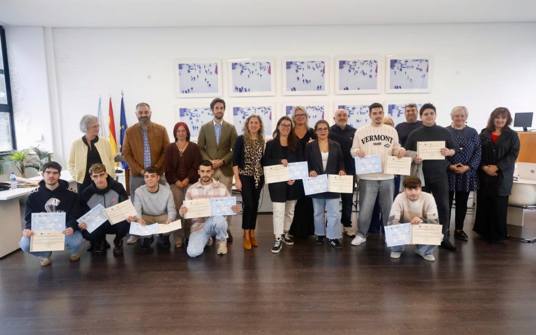 Aneiros felicita a los 9 alumnos que concluyeron el taller de garantía juvenil Inicia VIII promovido por los ayuntamientos de Fene, Ares, Cabanas y Mugardos