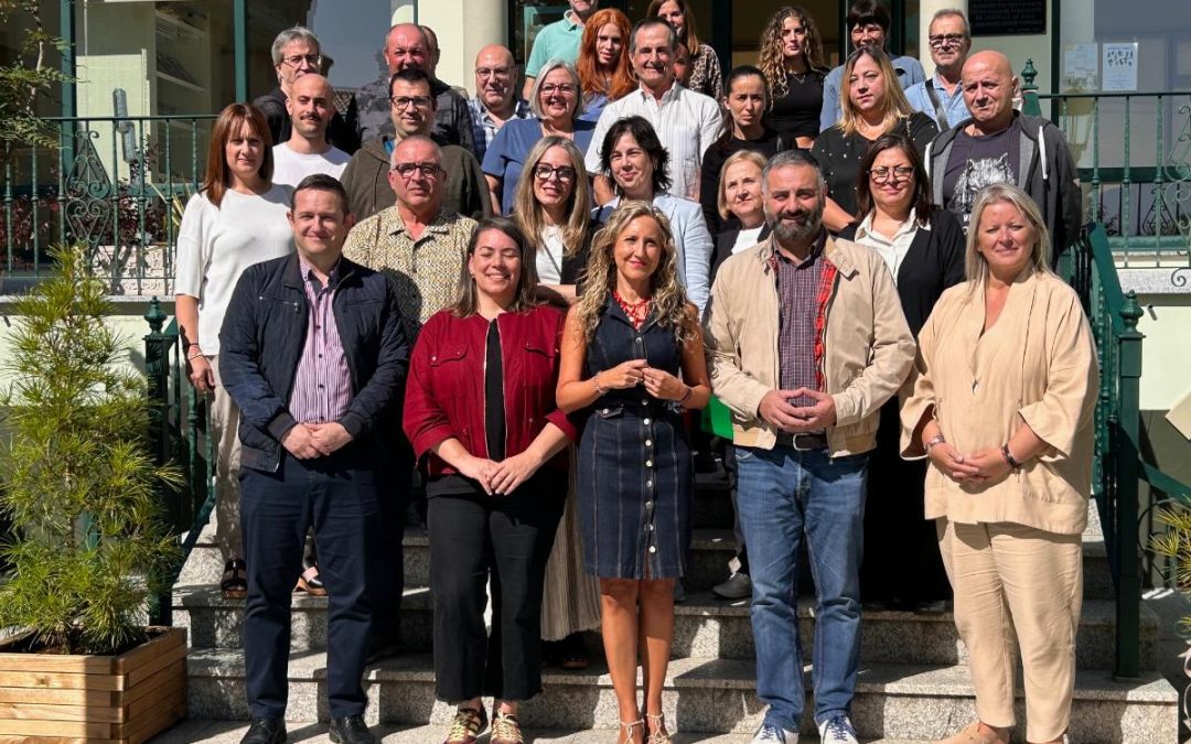 A Xunta clausura o obradoiro ‘Reinicia XI’ que formou en carpintería e moble e atención sociosanitaria a dependentes a 18 alumnos de Ares, Mugardos e Fene
