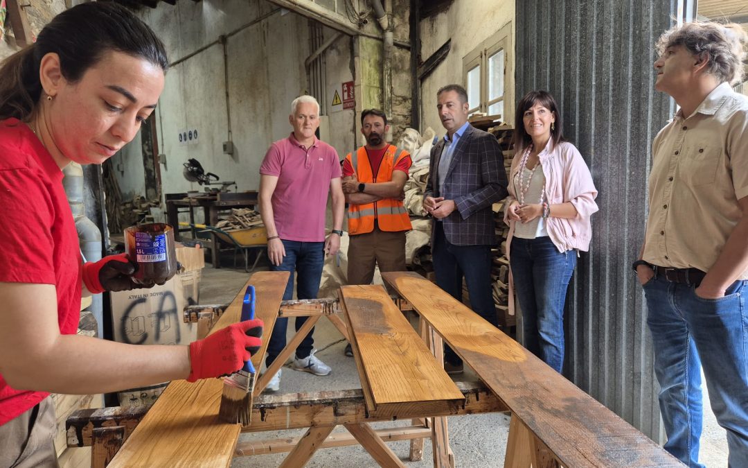 A Xunta financia con 454.000 euros o obradoiro dual de emprego de Sarria, que continúa rehabilitando o Campo da Feira