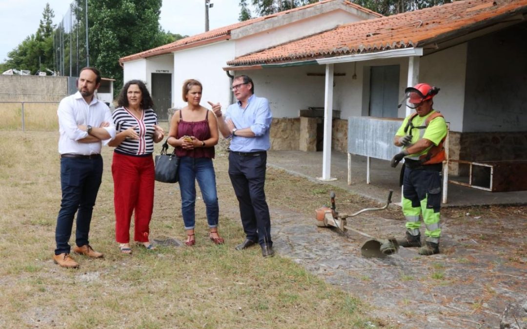 Belén do Campo comproba no Concello de Lousame o labor dos 5 traballadores contratados cun apoio de mais de 84.000 € do programa Galicia Suma Talento: Rural Activo
