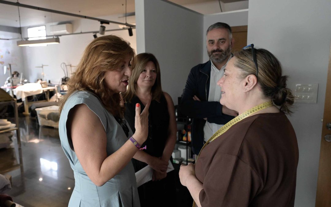 A Xunta pon de relevo en Cambre o apoio da Rede de polos á consultora de moda Anaó e á súa aposta polo emprendemento ligado ao territorio