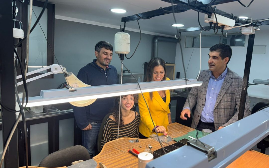 A Xunta anima na Estrada a apostar polo programa de Primeira experiencia profesional e polos seus novos apoios para formar aprendices en oficios artesanais
