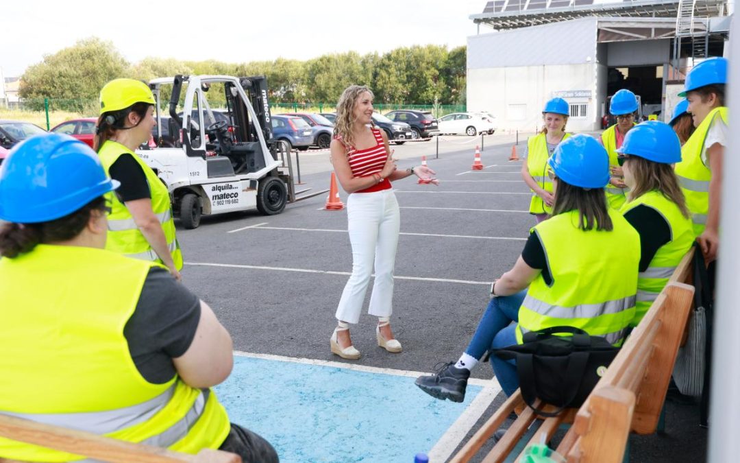 A Xunta promove a inserción laboral de cen mulleres desempregadas na comarca de Ferrol